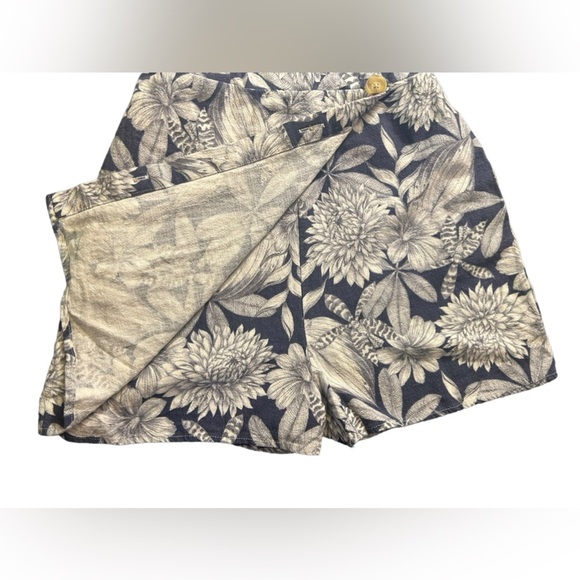 5 Aeropostale Juniors Floral Spaghetti Strap Faux Wrap Button Romper Small - Picture 12 of 16